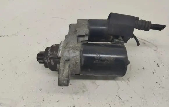 Volkswagen Polo IV 9N3 Starter motor 0001120406
