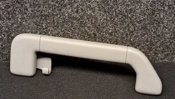 Volkswagen Touareg I Front interior roof grab handle 7L0857607A