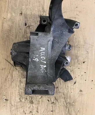 Audi A6 S6 C4 4A Engine mounting bracket 028903148AF