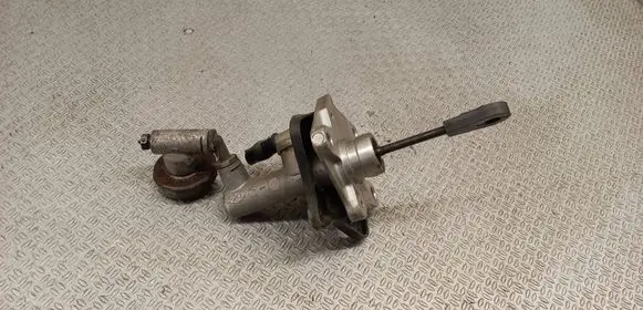 KIA Carens II Clutch master cylinder 