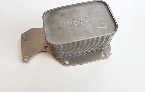 BMW 4 F36 Gran coupe Engine oil radiator 8585624