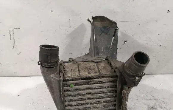 Volkswagen Golf III Intercooler radiator 1H0121283 1H0145805A