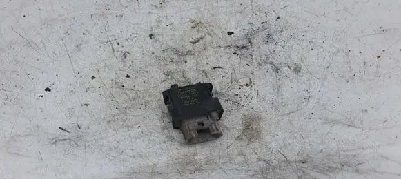 Toyota Avensis T250 Glow plug pre-heat relay 2861067010 1567000671