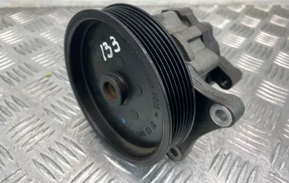 Mercedes-Benz C W204 Power steering pump A0064667501 7693955169 1730101040