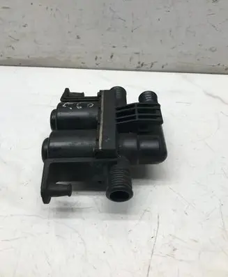 BMW 5 E60 E61 Coolant heater control valve 6927915