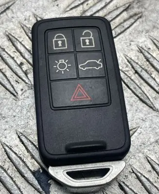 Volvo V40 Ignition key/card 
