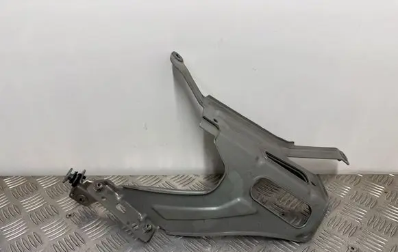 Audi A6 S6 C8 4K Fender mounting bracket 4K0821131 31340602