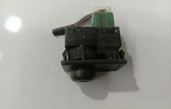 Nissan Primera Wing mirror switch 