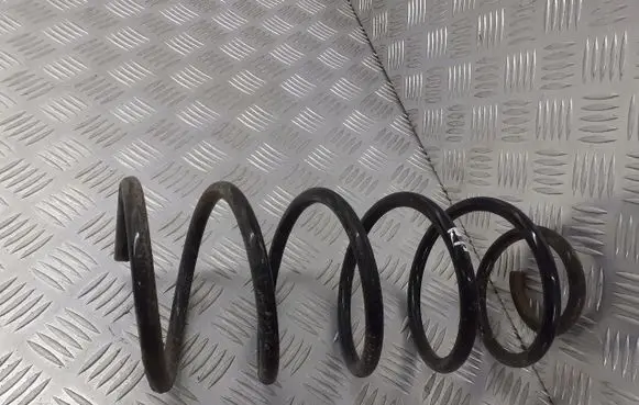 Volkswagen Golf IV Front coil spring