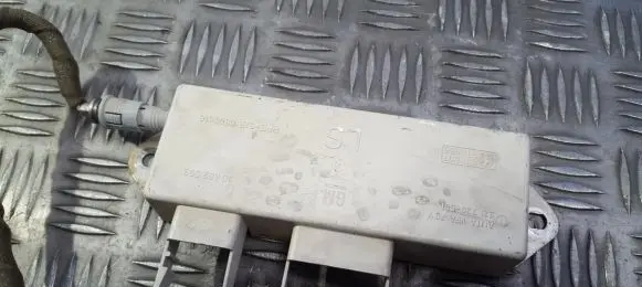 Opel Vectra B Antenna control unit 90462593 0808018