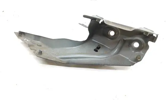 Audi Q5 SQ5 Fender mounting bracket 80A821135A