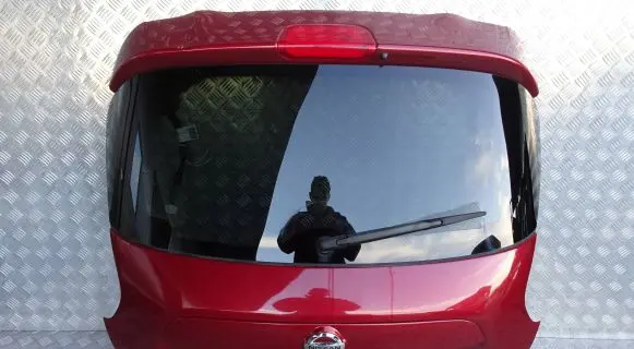 Nissan Juke I F15 Truck tailgate 
