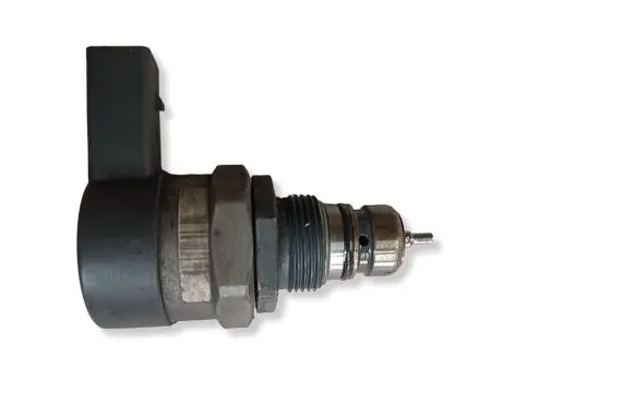 BMW 1 E81 E87 Fuel pressure regulator 