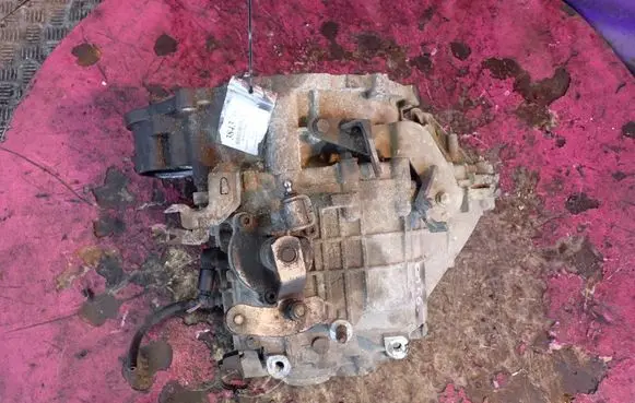 Mitsubishi Colt Manual 5 speed gearbox P2500A223