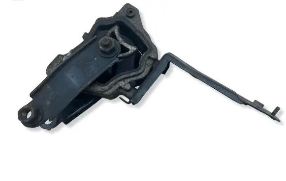 Volvo V60 Engine mount bracket 30671219