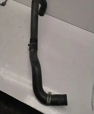 Nissan Juke I F15 Engine coolant pipe/hose