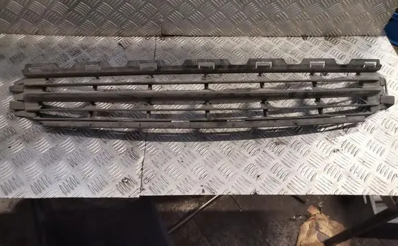 Ford Mondeo Mk III Front bumper lower grill 3s7117b968