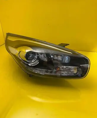 KIA Carens IV Headlight/headlamp KIAOE