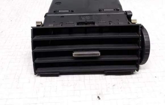 Ford Focus C-MAX Dash center air vent grill 3M51R014L21 05258002