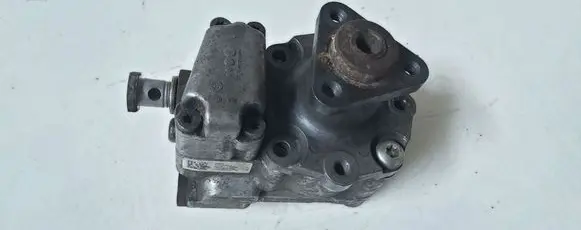 BMW 5 E60 E61 Power steering pump 678084802