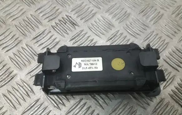 Skoda Octavia Mk3 (5E) Other trunk/boot trim element 5E0827034B