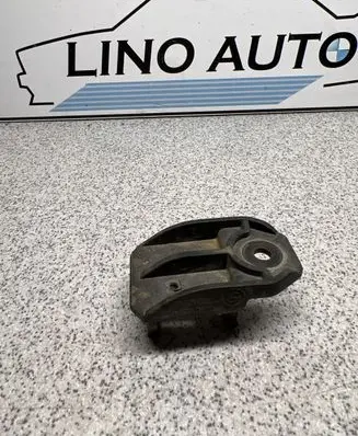 BMW 5 E39 Radiator mount bracket 1740315