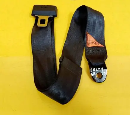 Mitsubishi Colt Middle seatbelt (rear) 0425031