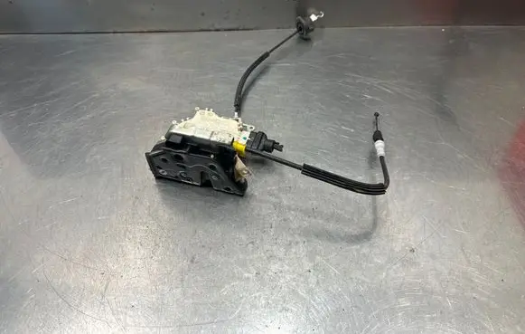 Audi A4 S4 B8 8K Rear door lock 8K0839016C