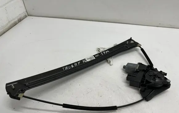 Volkswagen Touran III Rear door window regulator with motor 5TA839461B