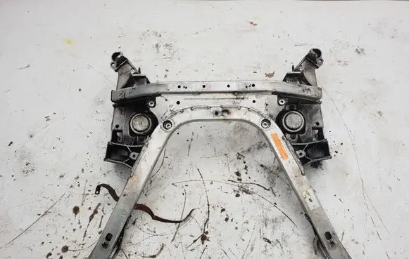 BMW 7 E65 E66 Front subframe 6752294 6752293