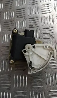 Audi A4 S4 B5 8D Intake manifold valve actuator/motor 8d1820511e