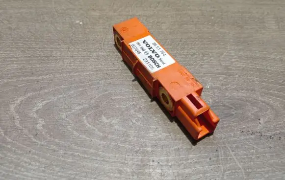 Volvo XC90 Airbag deployment crash/impact sensor 8651754