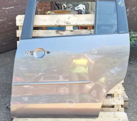 Mazda 5 Side sliding door 