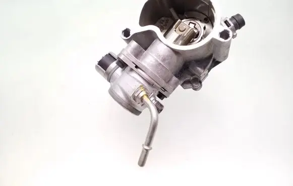 Volvo S90, V90 Fuel injection high pressure pump 31437903 31480558