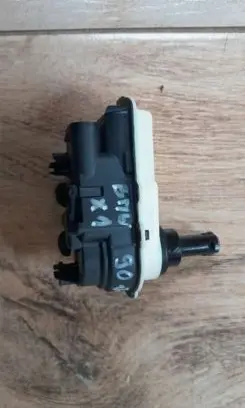 BMW X1 U11 Fuel tank cap lock 9447698 67004