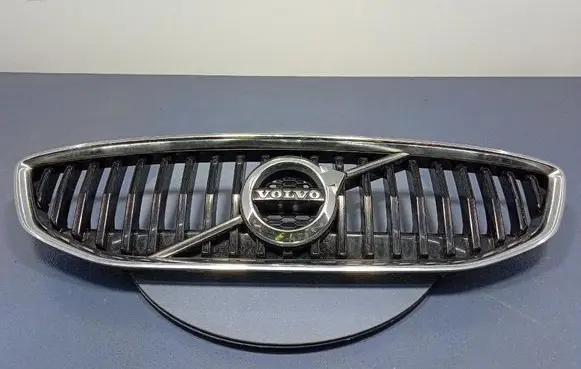 Volvo V40 Front grill 31424328