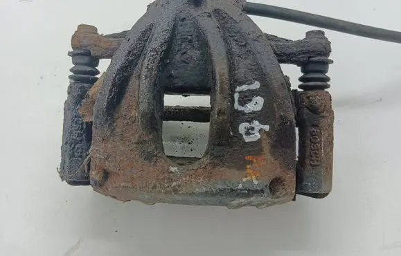 Toyota Corolla Verso AR10 Front brake caliper