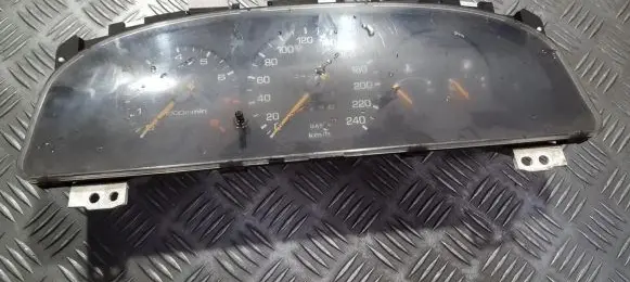 Mazda 626 Speedometer (instrument cluster) GC5JC