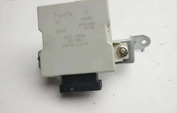 Toyota Avensis T250 Window control relay 8594005040