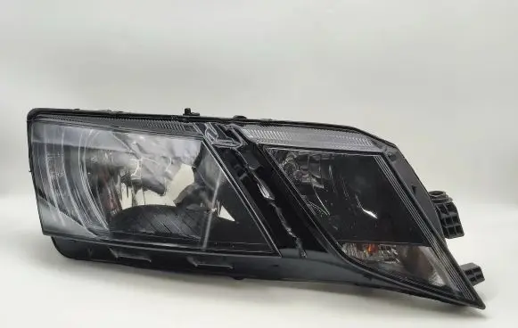 Skoda Octavia Mk3 (5E) Headlight/headlamp 5E1941016C 030110420200 E15A6368