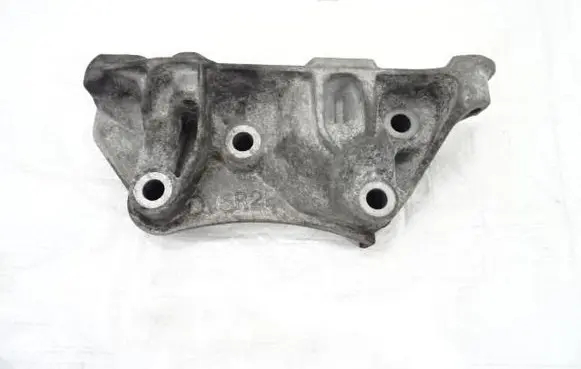 Peugeot 3008 II Engine mount bracket 9810967480