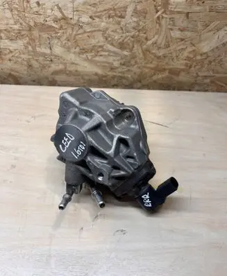KIA Ceed Fuel injection high pressure pump 331002U000 9046040004