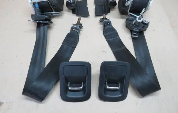 Ford S-MAX Third row seat belt 