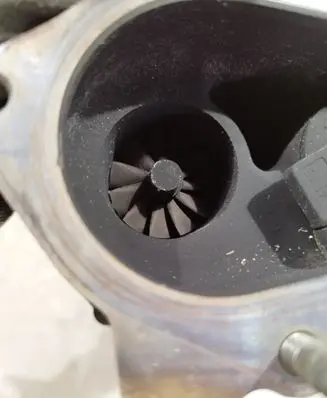 Volkswagen PASSAT B6 Turbo 03C145702P