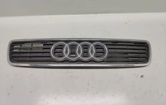 Audi A4 S4 B5 8D Front grill