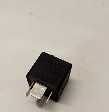 BMW 5 E60 E61 Other relay 6901469 V23136J6X48