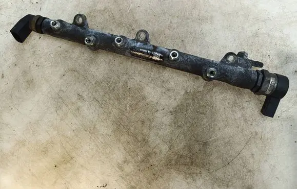 BMW 3 E90 E91 Fuel main line pipe 7787164 0445214030 0281002481