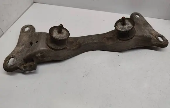 BMW 1 E81 E87 Gearbox mounting bracket 6771064 22316771064 22316760299