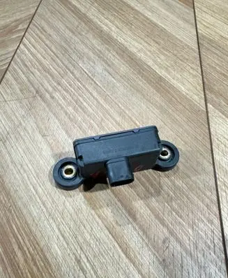 Mercedes-Benz C W204 ESP acceleration yaw rate sensor A0055421818 10170106293 GC77E24QMT