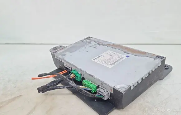 Volvo V70 Sound amplifier 021085
